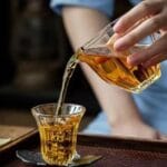 Floating life is free to drink tea often, the world is noisy more reading