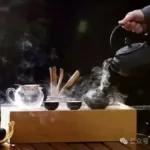 Drinking tea in winter is just right