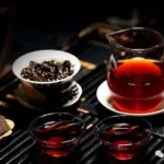 Why is it said that drinking tea can reduce psychological stress?