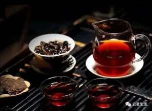 Why is it said that drinking tea can reduce psychological stress?