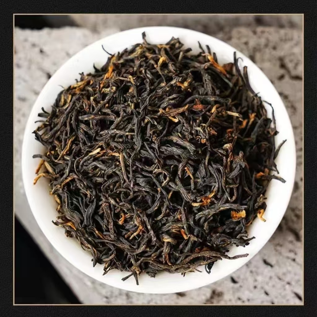 Jin Jun Plum, Black Tea Pure Tea 250g 4 Authentic Jin Jun Mei black tea from Wuyi Mountains Fujian, premium loose leaf Chinese black tea for gourmet brewing.