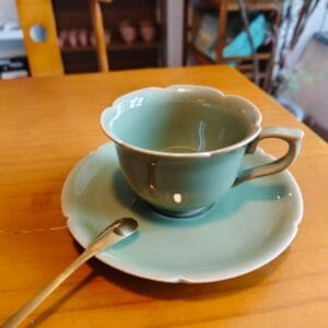 How European Tea Lovers Can Easily Master Chinese Tea: A Guide from Simple Teaware to Yaozhou Kiln Advancement